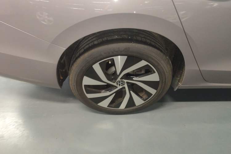 Used Volkswagen Passat 2025 Pro 380TSI Dragon Glory Edition Right Rear Wheel Hub