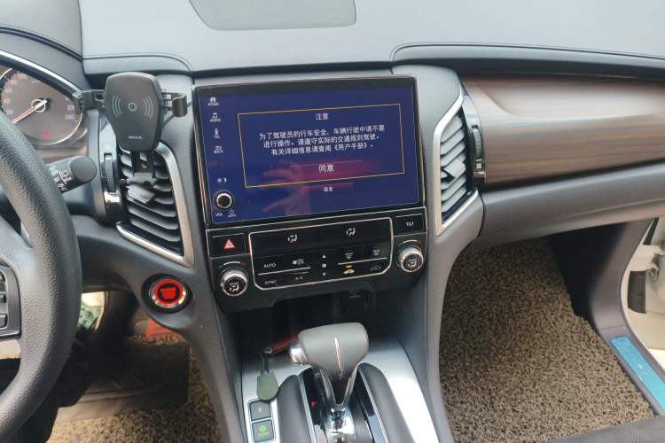 Used Honda Avancier 2017 240TURBO Two-Wheel Drive Elite Edition Audio And AC Panel