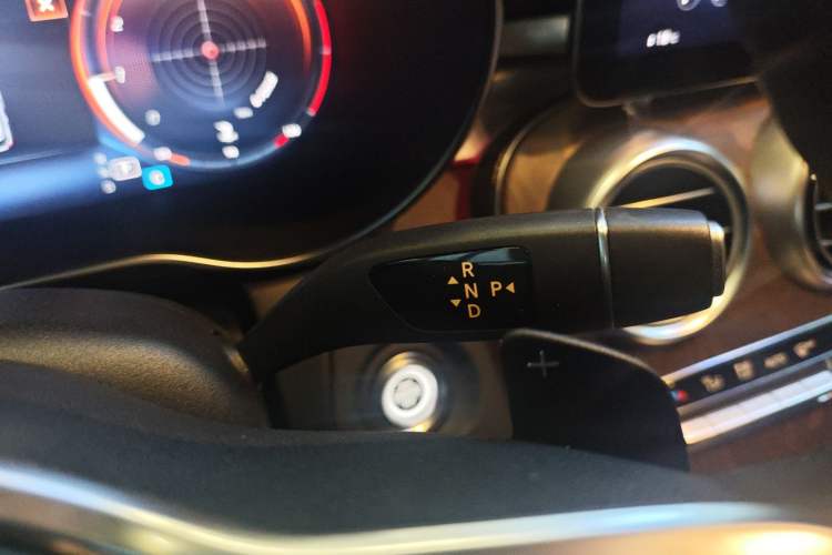 Used Mercedes-Benz GLC 2020 Facelift GLC 300 L 4MATIC Dynamic Edition Gear Lever