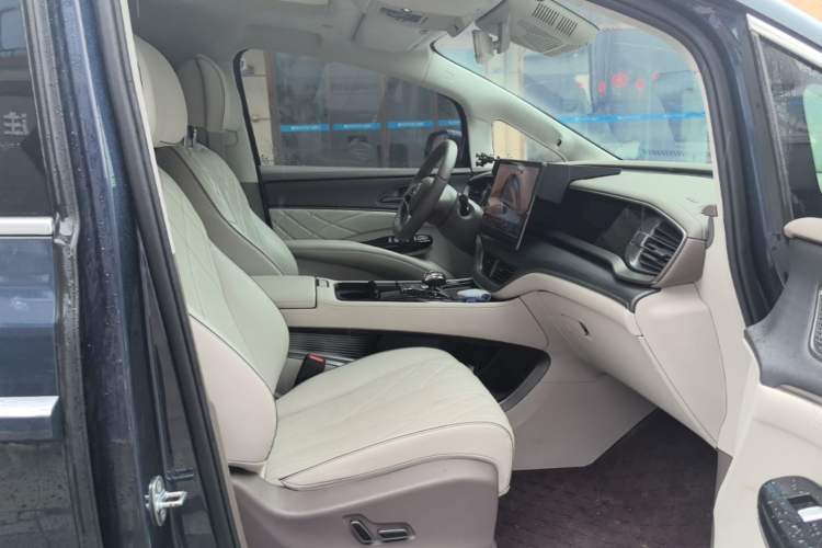 Used Denza D9 2022 DM-i 970 Four-Wheel Drive Flagship Model