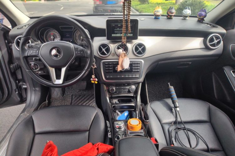 Used Mercedes-Benz GLA 2015 GLA 220 4MATIC Fashion Model Center Console