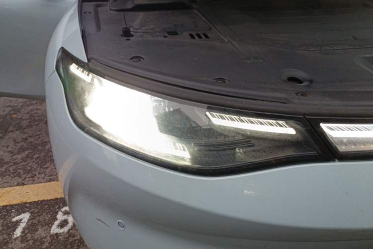 Used Leapmotor C01 2024 Pure Electric 525 Luxury Edition Right Front Headlight