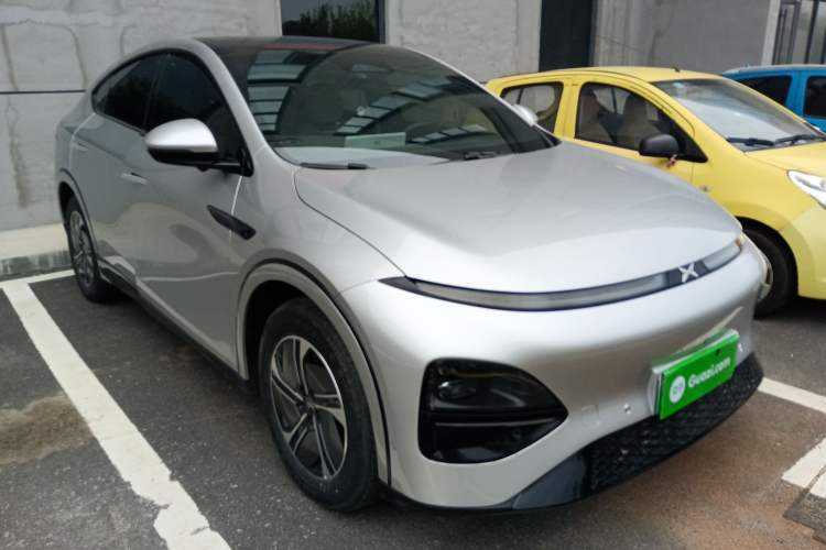 Used XPeng G6 2023 580 Long-Range Pro Front Right 45 Deg