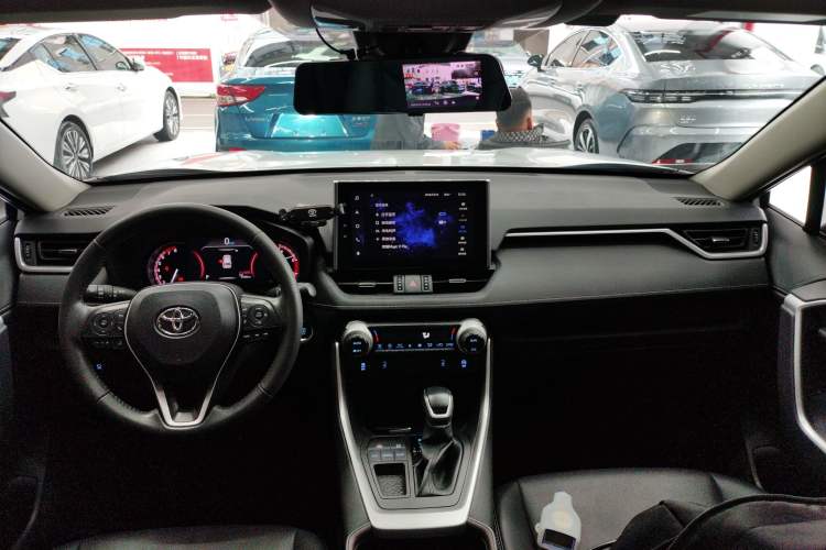 Used Toyota RAV4 2021 2.0L CVT Two-Wheel Drive Fashion PLUS Edition