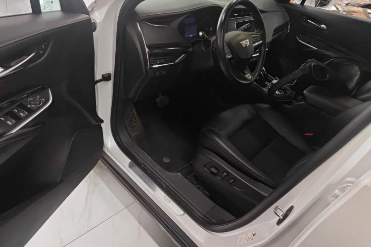 Used Cadillac XT4 2021 28T Two-Wheel Drive Tech Edition Driver Seat