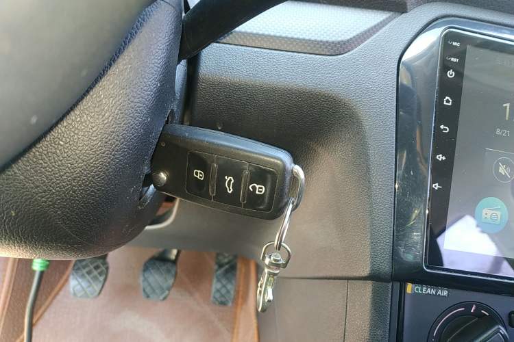 Used Volkswagen Jetta 2019 Dream Edition 1.4L Manual Fashion Version
