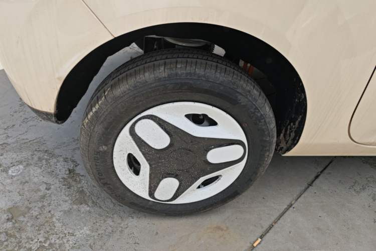 Used Geely Galaxy Panda 2025 210 km – Yuanqi Bear Right Rear Wheel Hub