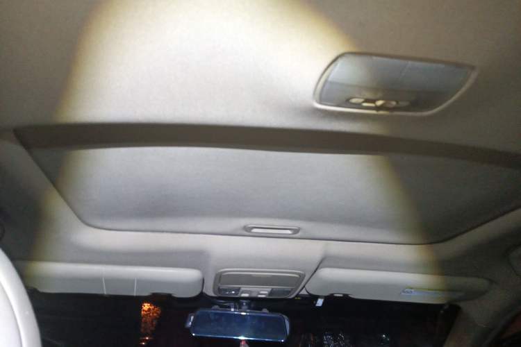 Used Honda CR-V 2010 2.4L automatic four-wheel drive luxury version Headliner