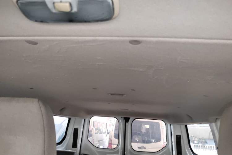 Used Ford Transit 2019 2.0T Diesel Multi-Purpose Commercial Vehicle Short Wheelbase Low Roof 6-Seater China VI Standard