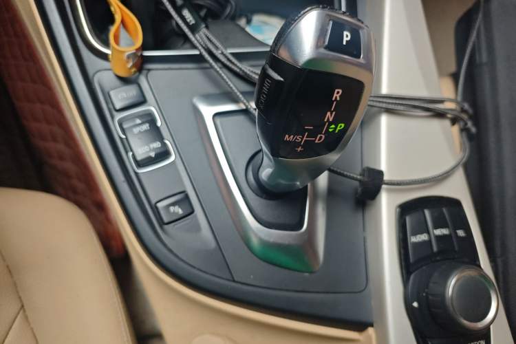 Used BMW 3 Series 2015 320Li Luxury Edition Fashion Model
