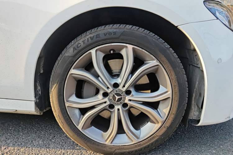 Used Mercedes-Benz E-Class 2020 Restyled E 300 L Sporty and Stylish Edition
