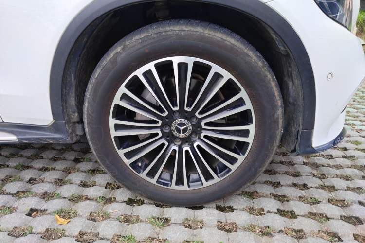 Used Mercedes-Benz GLC 2019 GLC 260 L 4MATIC Dynamic Model Right Front Wheel Hub
