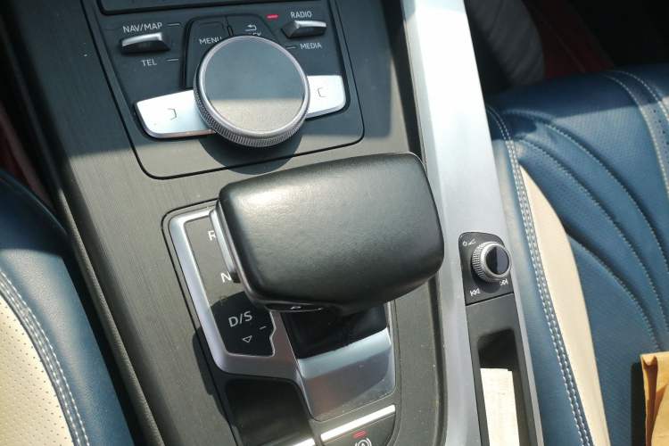 Used Audi A4L 2019 40 TFSI Fashion Version China V