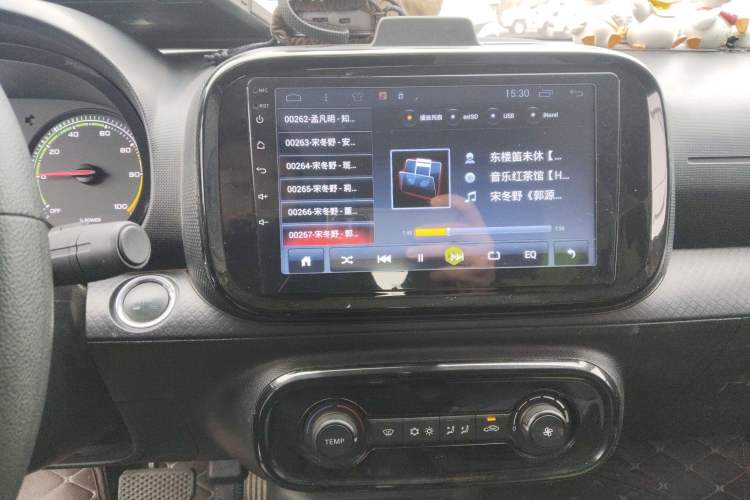 Used Roewe Clever 2021 302 km New Four-Seater Super-Efficient Version