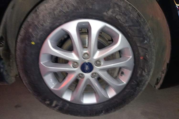 Used Ford Focus 2012 Hatchback Classic 1.8L Manual Base Model
