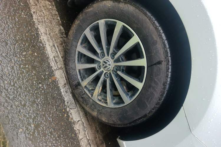 Used Volkswagen Jetta 2017 1.5L Manual Fashion Edition Right Front Wheel Hub