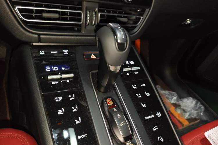 Used Porsche Macan 2022 Macan 2.0T
