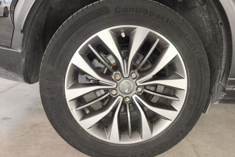 Used GAC Trumpchi GS8 2017 320T Four-Wheel Drive Luxury Smart Connectivity Version (7 Seats) Exterior 3