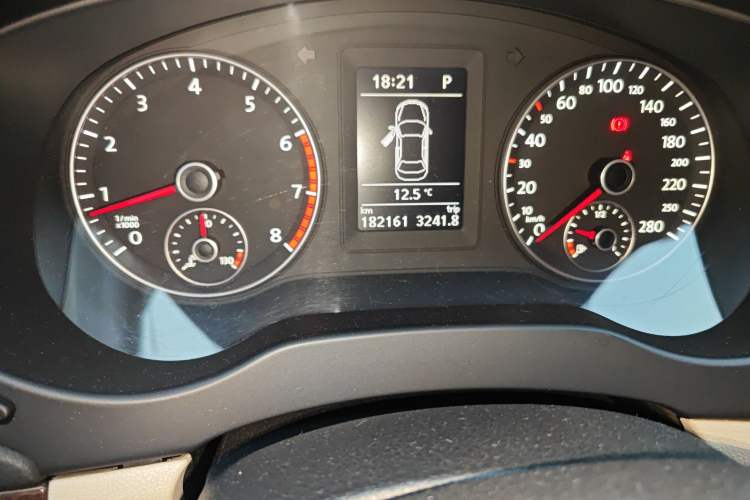 Used Volkswagen Sagitar 2012 1.8TSI Automatic Flagship Edition
