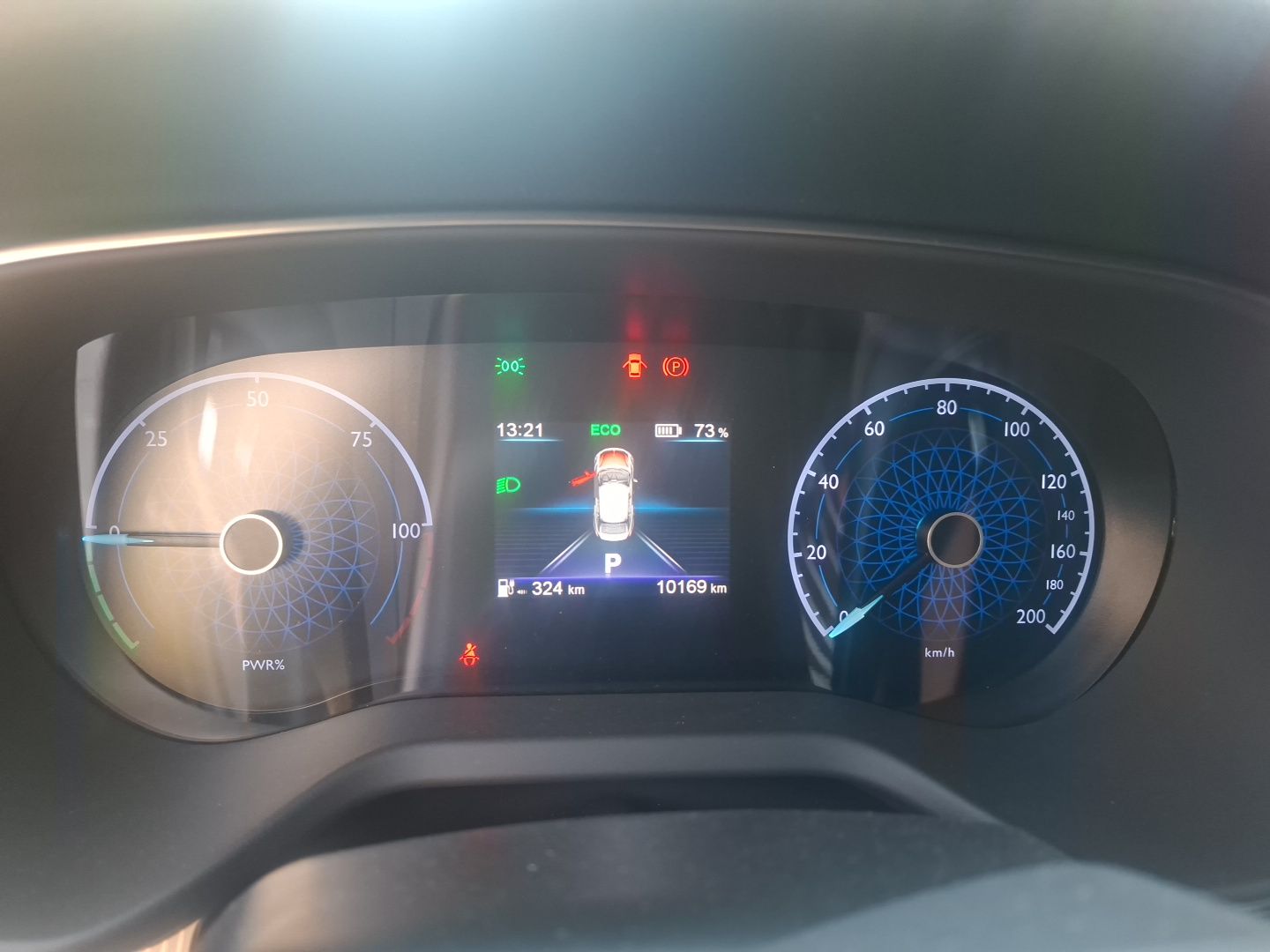 Hongqi E-QM5 2022 431 km Charge & Enjoy Edition — снимка 11