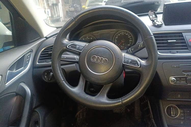 Used Audi Q3 2017 30 TFSI Fashion Model
