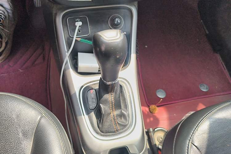 Used Jeep Compass 2017 200T Automatic Family Edition Gear Lever