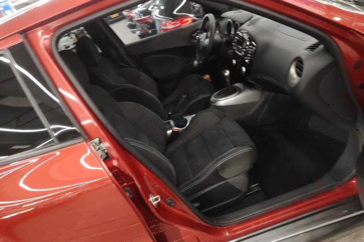 Used Infiniti ESQ 2014 1.6L Spontaneous Edition