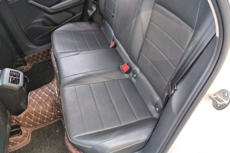 Used Volkswagen Lavida 2018 1.5L Automatic Comfort Edition China V Standard Left Rear Seat