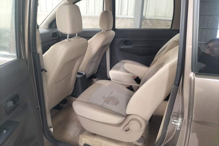 Used Wuling Hongguang 2014 1.5L S Standard Version Left Rear Seat