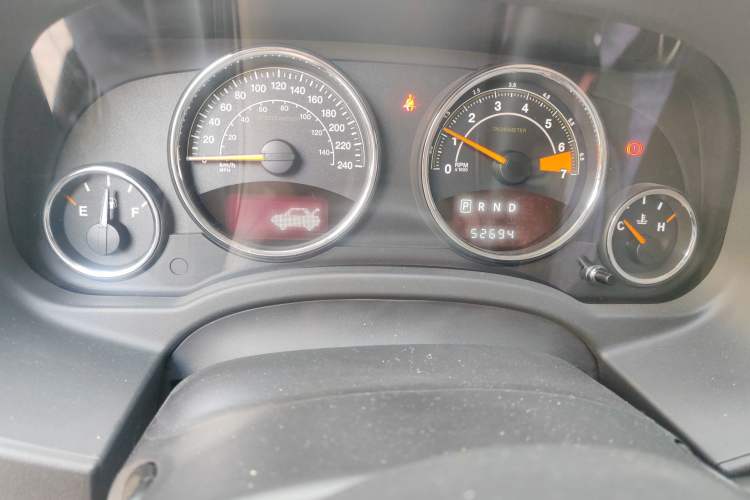 Used Jeep Compass 2014 2.4L four-wheel drive sport version
