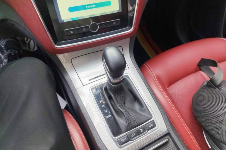 Used Roewe RX5 2016 30T Four-Wheel Drive Automatic Internet Smart Luxury Edition
