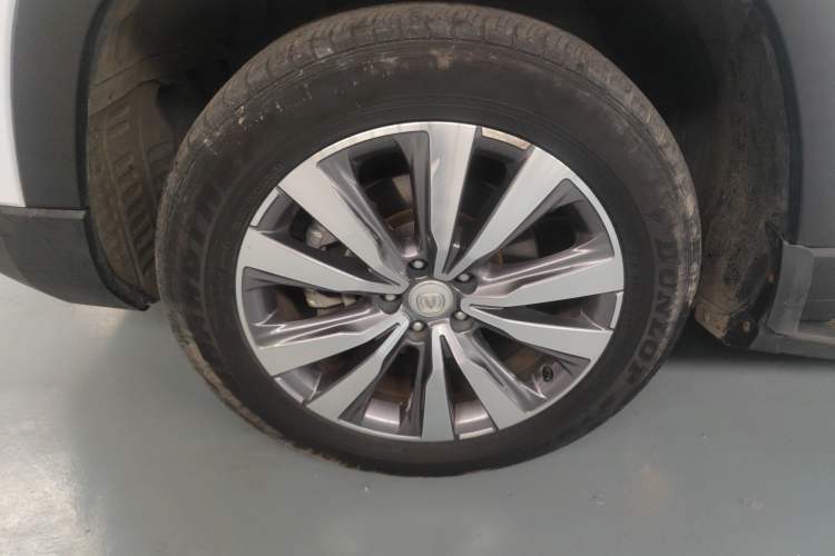 Used CHANGAN CS95 2017 2.0T Two-Wheel Drive Zhitu Edition Left Front Wheel Hub