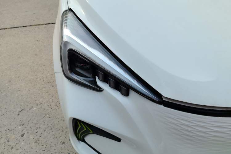 Used CHANGAN OSHAN Benni E-Star 2020 Heartbeat Edition NMC Lithium Right Front Headlight