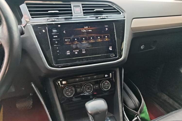 Used Volkswagen Tiguan L 2019 Updated Version 330TSI Automatic Two-Wheel Drive Panoramic Comfort Edition China VI Standard