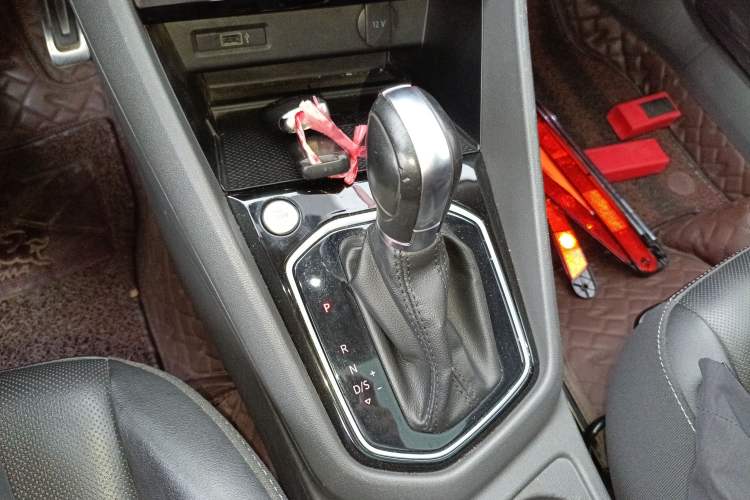 Used Jetta VS7 2020 1.4T Automatic Glory Edition Gear Lever