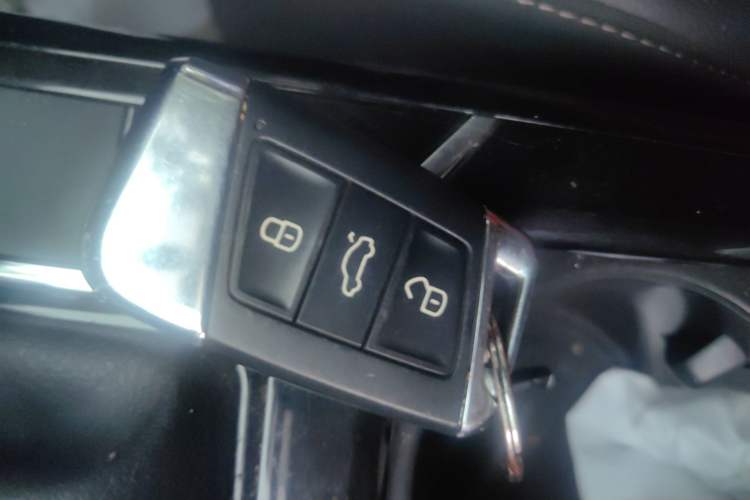 Used Volkswagen Passat 2019 330TSI Elite Edition China V Standard Vehicle Key