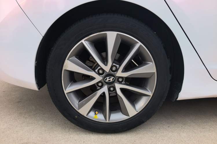 Used Hyundai Elantra (5th Generation / Langdong) 2015 1.6L Automatic Leading Model Right Rear Wheel Hub