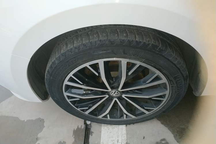 Used Volkswagen Bora 2019 Bora Legend 1.5L Automatic Leading Model China VI Standard Left Front Wheel Hub