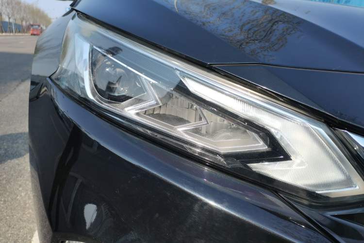 Used Nissan Teana 2019 2.0L XL Comfort Edition Right Front Headlight