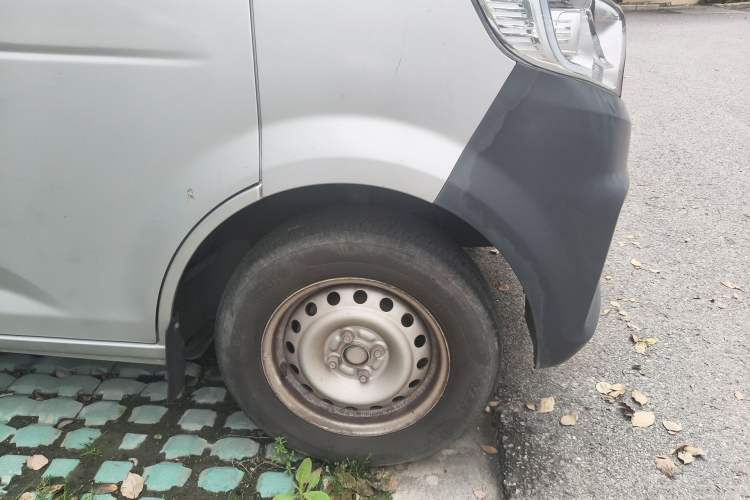 Used CHANGAN KUAYUE Xing V5 
