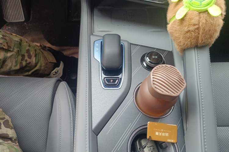 Used Zeekr 001 2024 WE Edition 95 kWh All-Wheel Drive Gear Lever