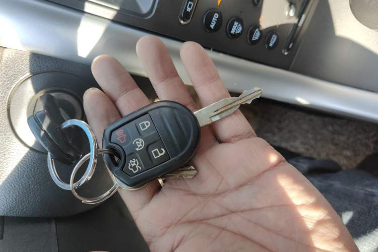 Used Ford Edge 2012 2.0T Elite Sunroof Edition Vehicle Key