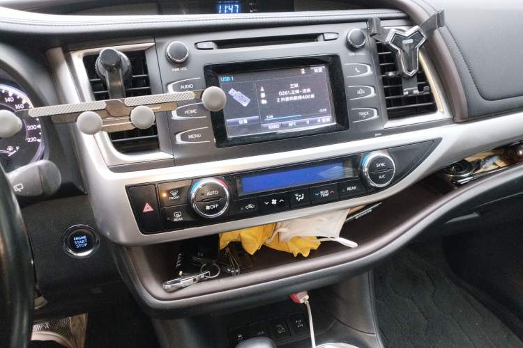 Used Toyota Highlander 2015 2.0T Four-Wheel Drive Luxury Edition 7-Seater
