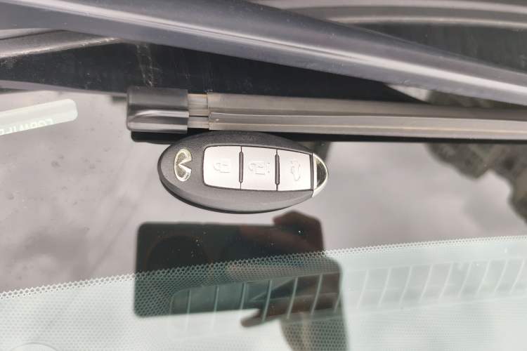 Used Infiniti Q50L 2016 2.0T Ambition Edition Vehicle Key