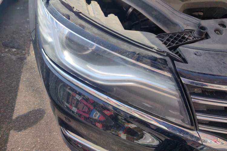 Used Roewe RX5 2016 20T Two-Wheel Drive Automatic Internet Smart Edition Right Front Headlight