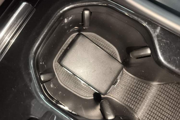 Used Volvo XC40 2020 T4 Four-Wheel Drive Smart & Sporty Edition Vehicle Key