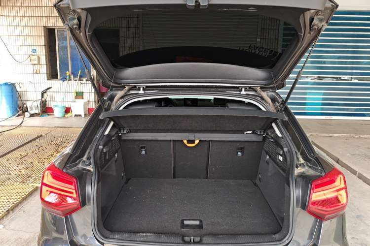 Used Audi Q2L 2021 35 TFSI Fashionable and Elegant Model Trunk