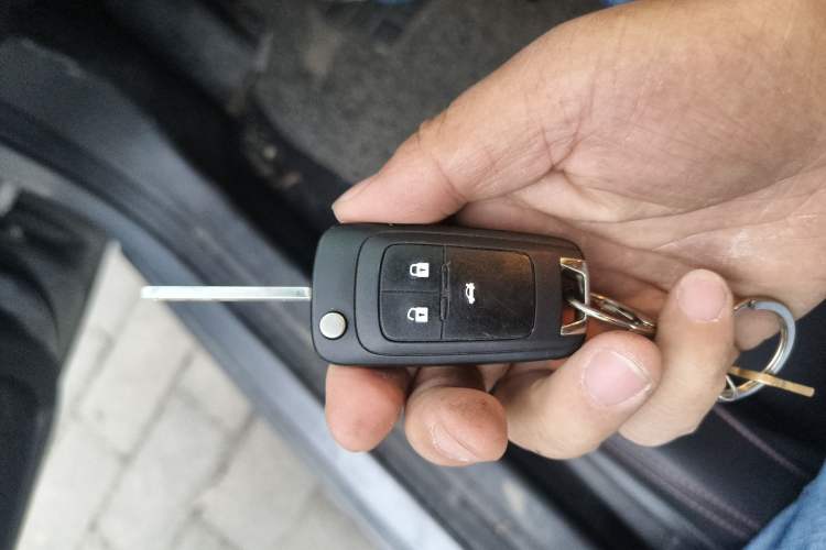 Used Chevrolet Monza 2019 RS 330T Automatic Comfort Edition China VI Standard Vehicle Key