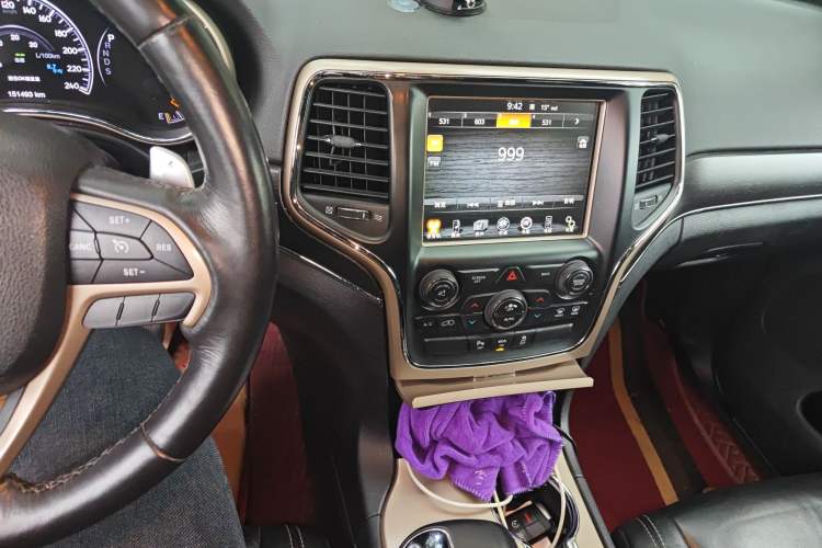 Used Jeep Grand Cherokee 2015 3.0TD Diesel Comfort Navigation Edition
