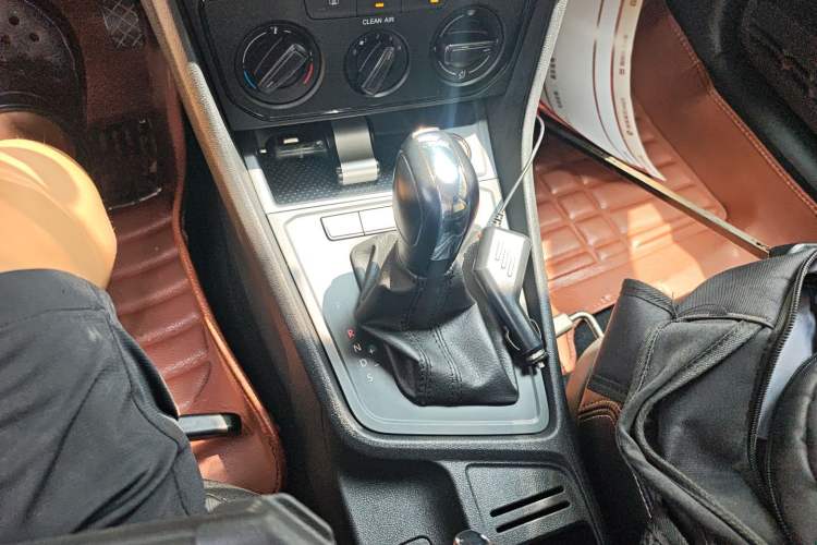 Used Volkswagen Lavida 2015 1.6L Automatic Fashion Edition